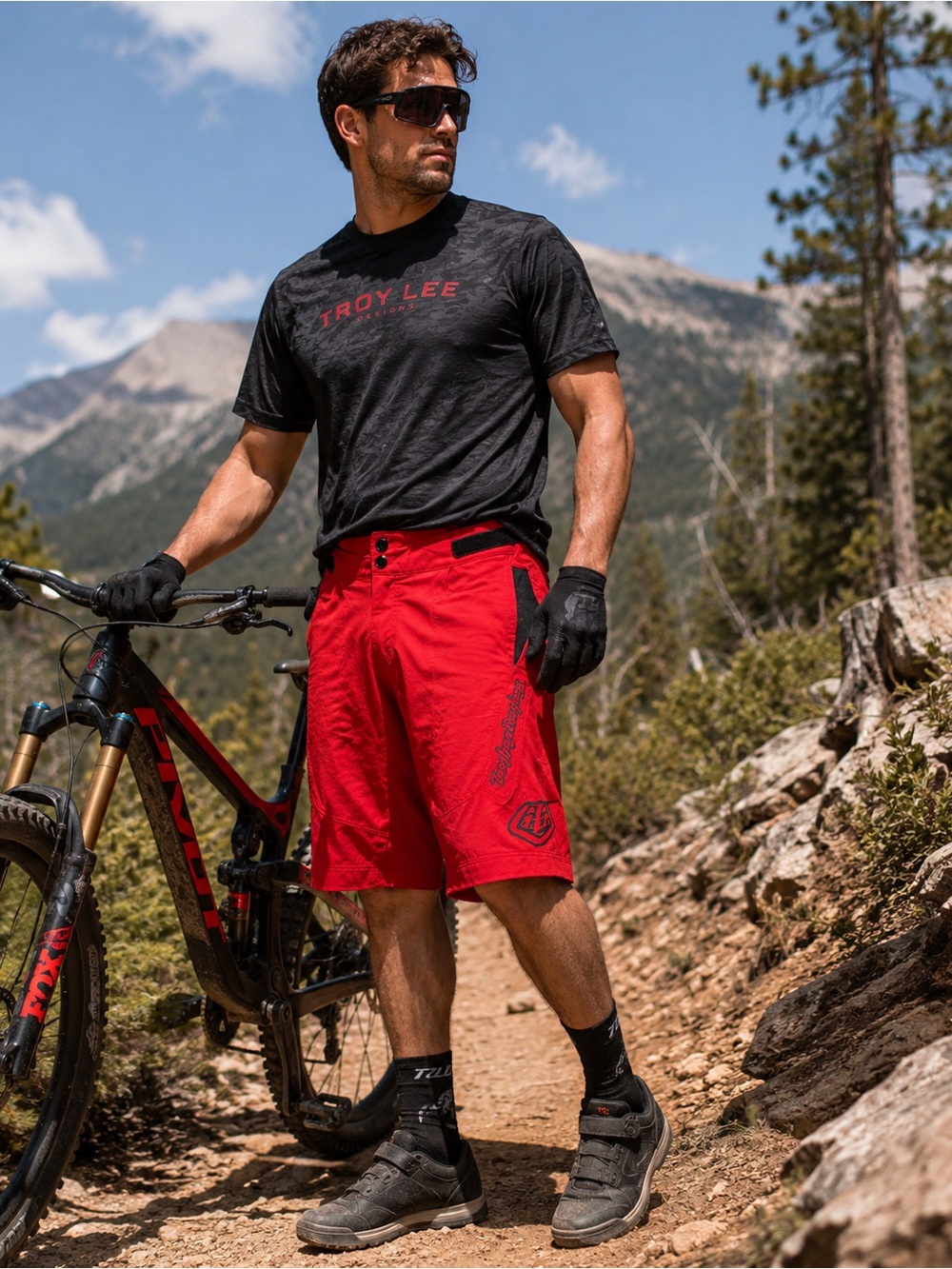 Troy Lee Designs Skyline Shorts Red Men’s Size 32 MTB Mountain Bike Cycling
